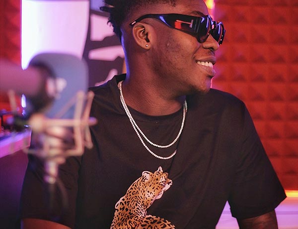 cool fm 96 9 jgsmz2zlisu unsplash.jpg